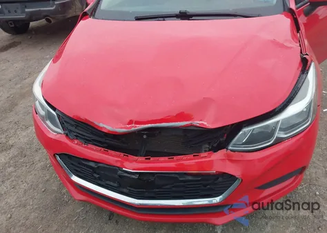 2018 Chevrolet Cruze Ls z USA, uszkodzony, nr VIN 1G1BC5SM1J7243394